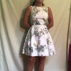 dainty style floral dress 🌸
